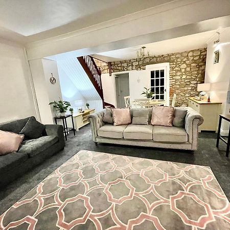 Traditional Cosy Pet Friendly Cottage By The Canal With Cymru Holidays Кумбран Экстерьер фото